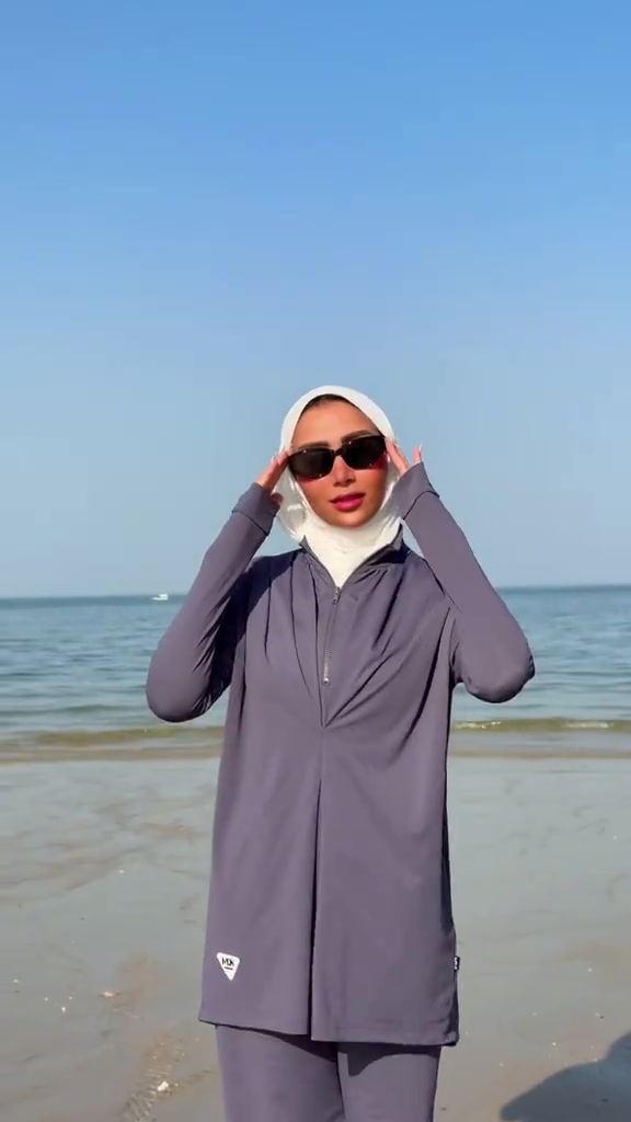 Titre : Burkini Performance & Style – Gris Anthracite